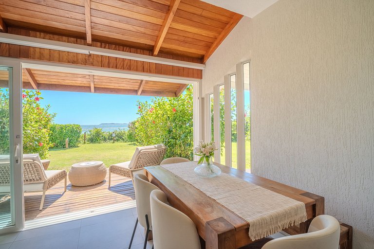 Residencial Guilhermina frente ao mar com 02 suítes