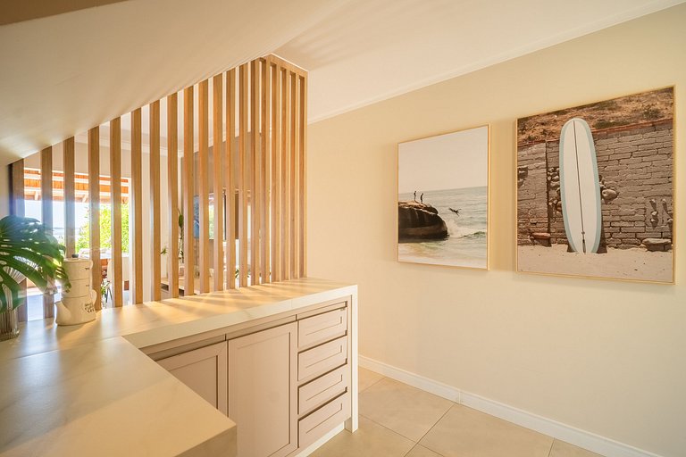 Residencial Guilhermina frente ao mar com 02 suítes