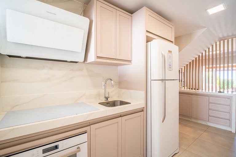 Residencial Guilhermina frente ao mar com 02 suítes