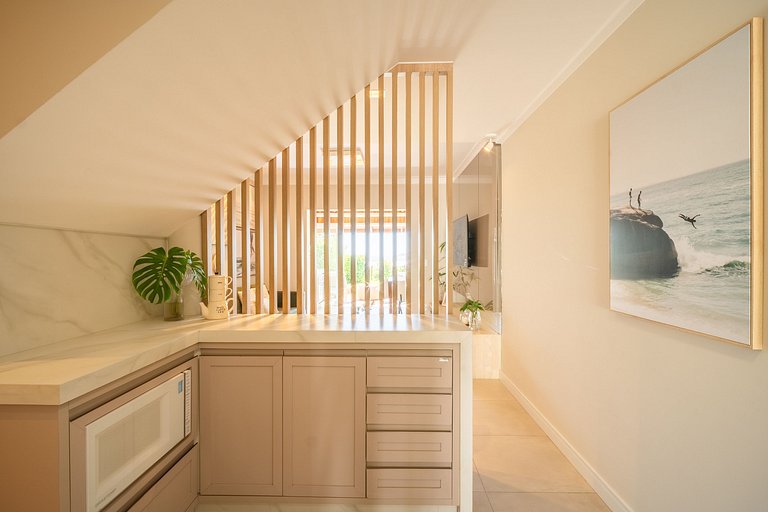 Residencial Guilhermina frente ao mar com 02 suítes