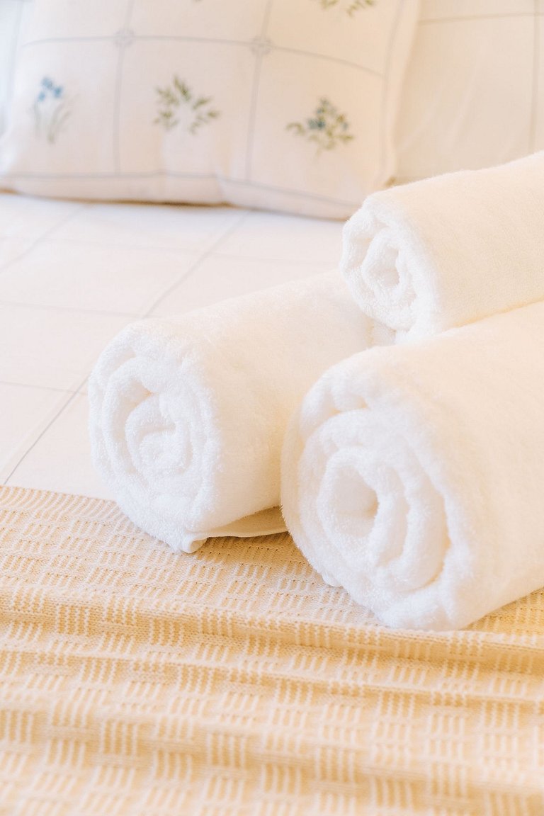 Residencial Guilhermina frente ao mar com 02 suítes