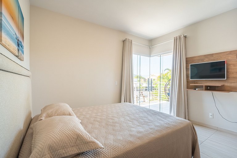 Casa com piscina e área de lazer com 08 dormitórios