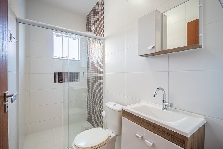 Casa com piscina, área de lazer com 08 dormitórios