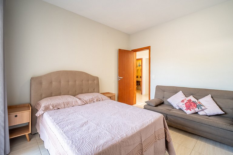 Casa com piscina, área de lazer com 08 dormitórios