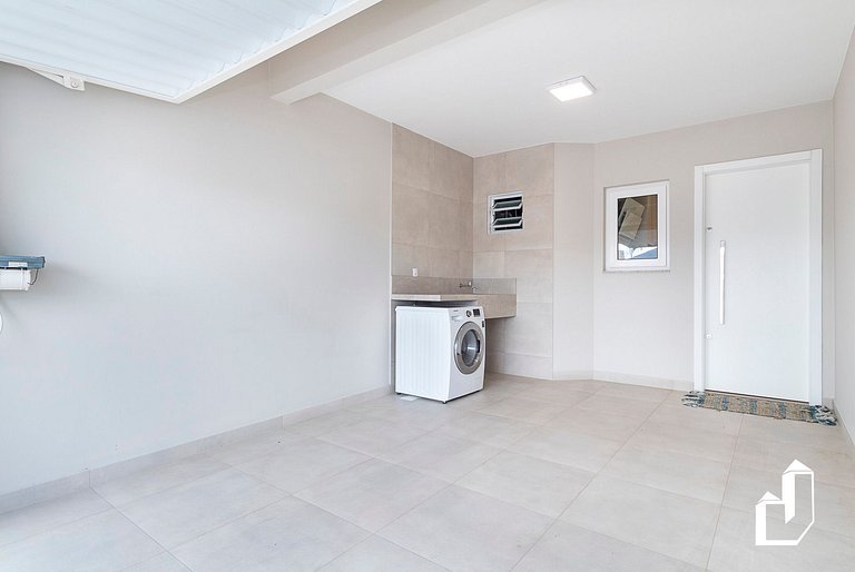 Residencial Guilhermina frente ao mar com 02 suítes