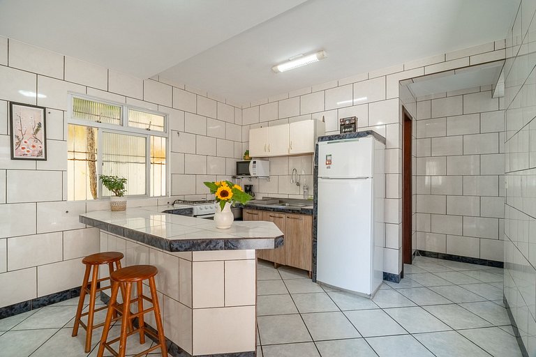 Casa com 02 quartos 150m da praia