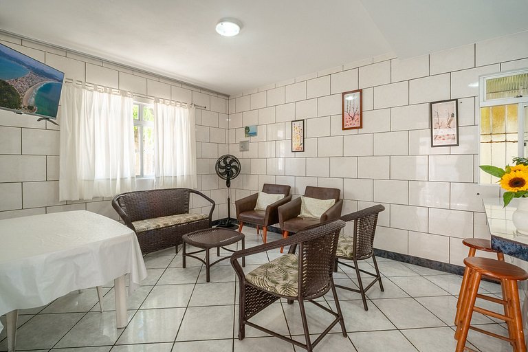 Casa com 02 quartos 150m da praia