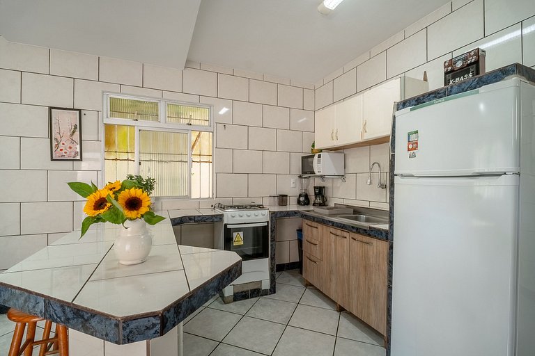 Casa com 02 quartos 150m da praia