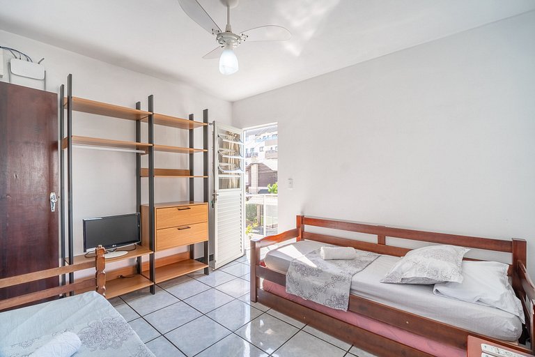 Casa com 02 quartos 150m da praia