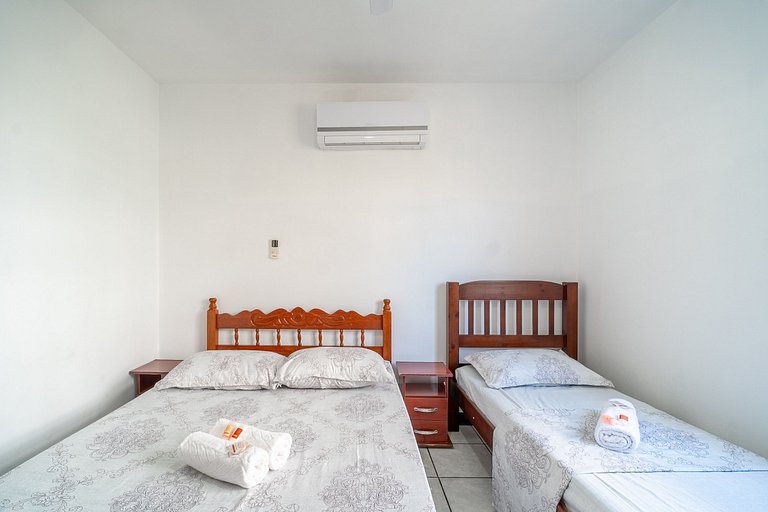 Casa com 02 quartos 150m da praia