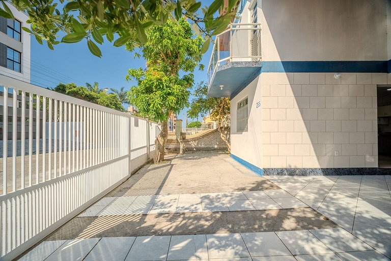 Casa com 02 quartos 150m da praia