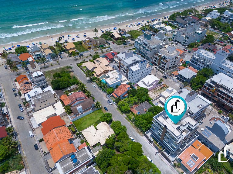 Apartamento térreo mobiliado 02 suítes meia quadra da praia