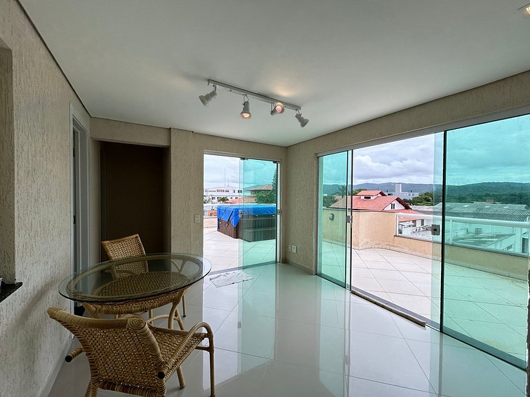 Apartamento duplex 02 quartos com vista mar em Canto Grande,