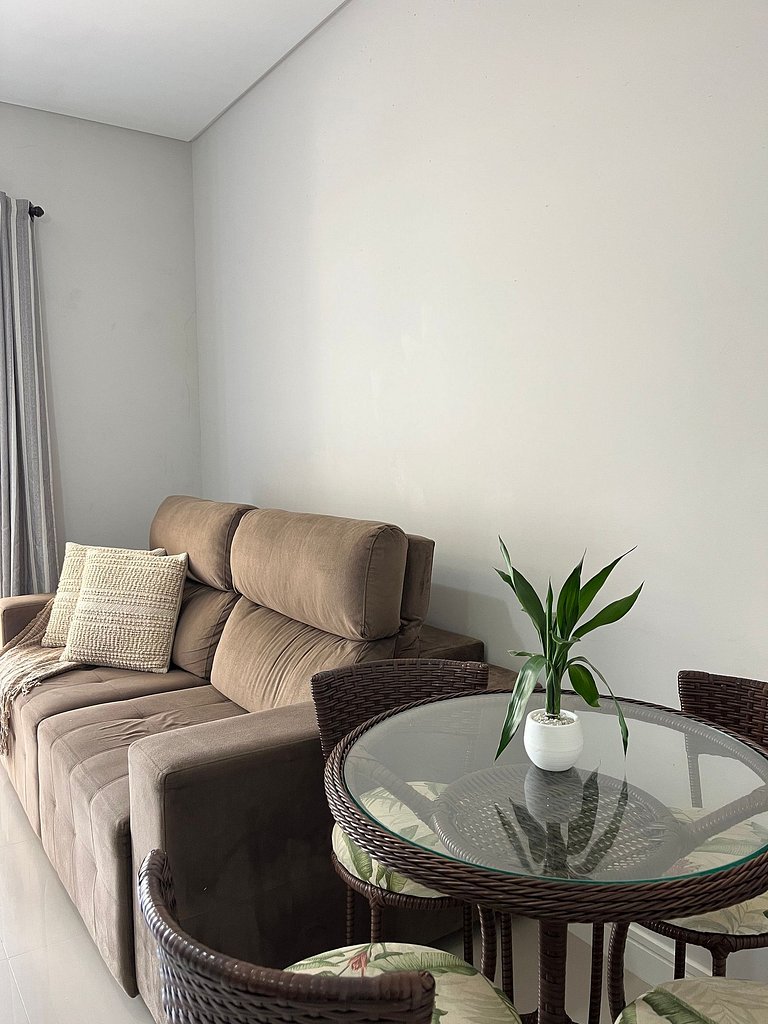 Apartamento com 02 quartos | 30m da praia