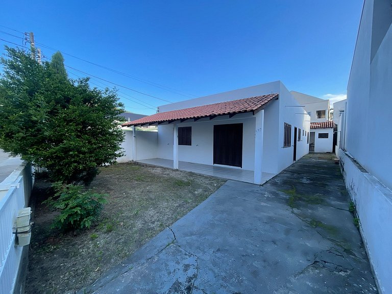 Casa térrea à venda na melhor localização de Canto Grande