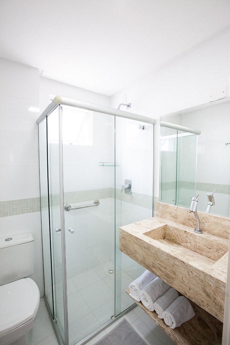 Duplex à beira-mar com piscina e acesso à praia