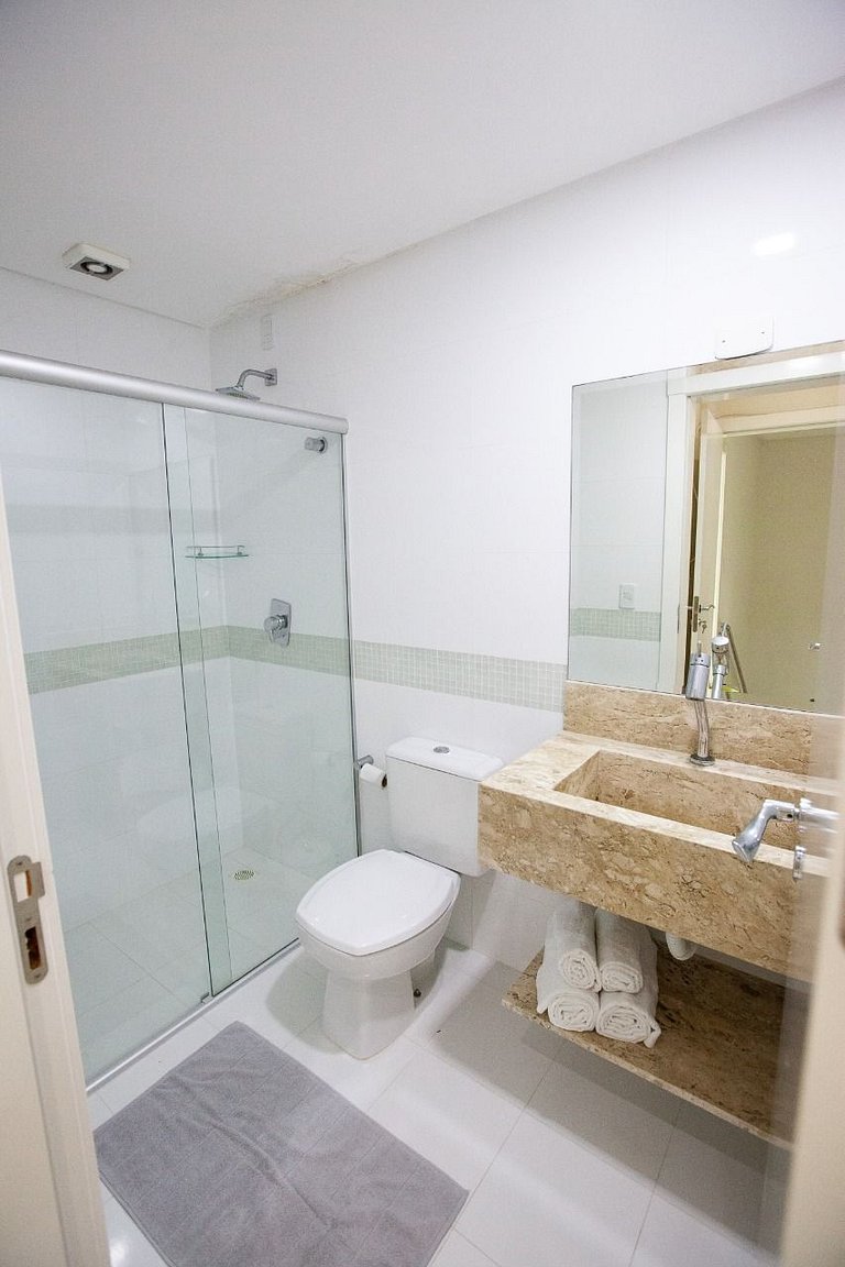 Duplex à beira-mar com piscina e acesso à praia