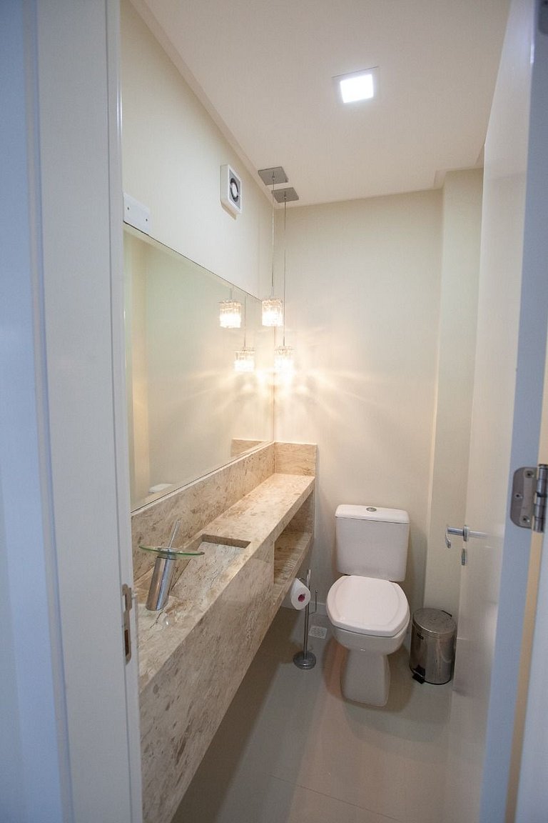 Duplex à beira-mar com piscina e acesso à praia