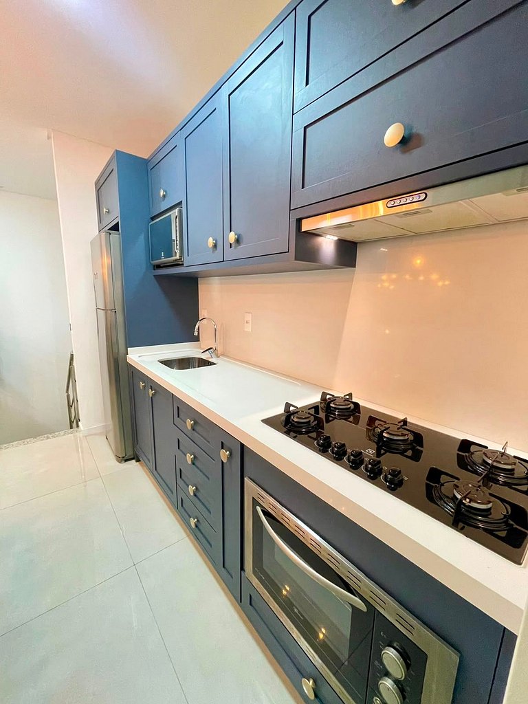 Amplo Apartamento com 02 Suítes