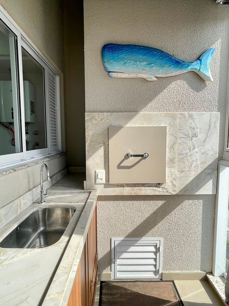 Amplo Apartamento com 02 Suítes