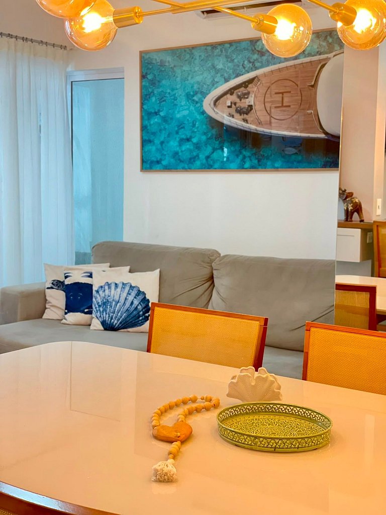 Amplo Apartamento com 02 Suítes