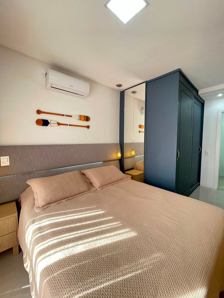 Amplo Apartamento com 02 Suítes