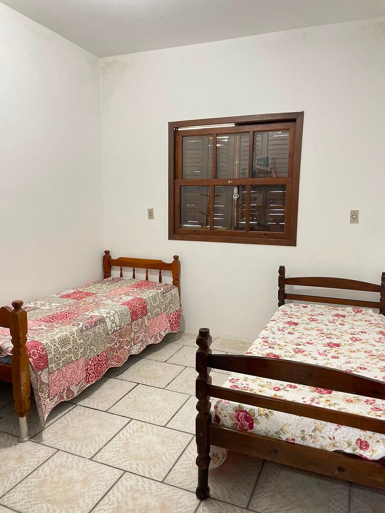 Casa térrea à venda na melhor localização de Canto Grande