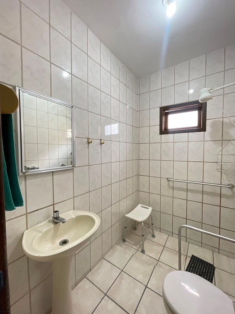 Casa térrea à venda na melhor localização de Canto Grande