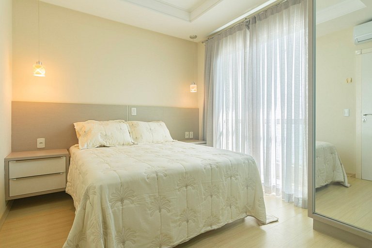 Duplex à beira-mar com piscina e acesso à praia