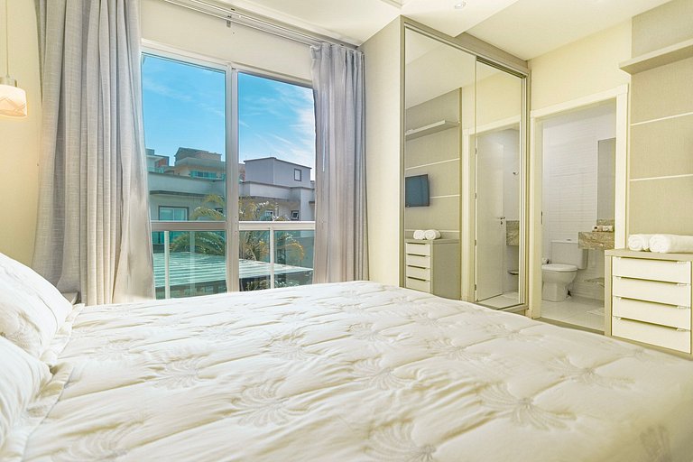 Duplex à beira-mar com piscina e acesso à praia