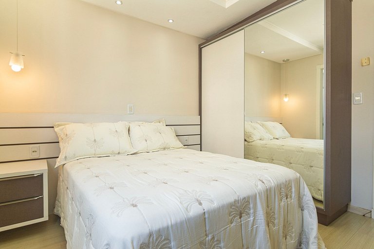 Duplex à beira-mar com piscina e acesso à praia