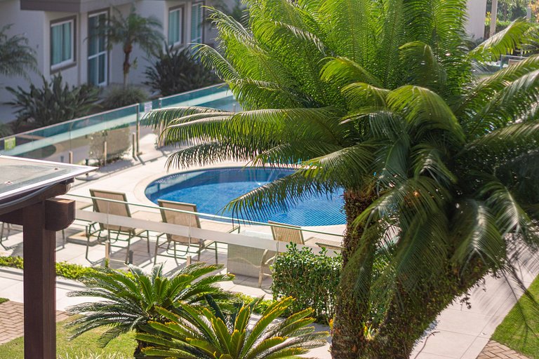 Duplex à beira-mar com piscina e acesso à praia