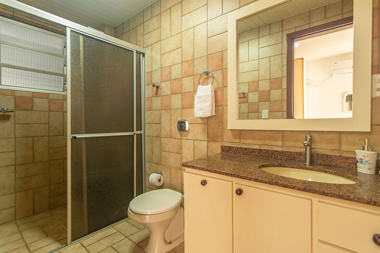 Apartamento com 03 quartos