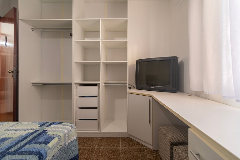 Apartamento com 03 quartos