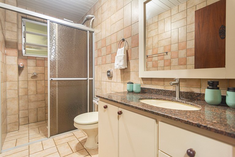 Apartamento com 03 quartos