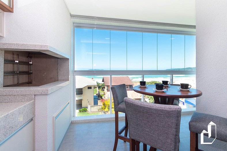 Apartamento com vista para o mar com 02 suítes